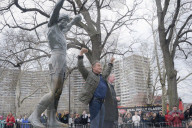 PEOPLE - Sylvester Stallone besucht die Rocky Statue in Philadelphia