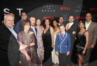 PEOPLE - Parker Posey und Selma Blair bei der Premiere von Netflix's 'Lost in Space' in Hollywood 