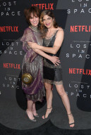 PEOPLE - Parker Posey und Selma Blair bei der Premiere von Netflix's 'Lost in Space' in Hollywood 