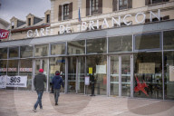 NEWS - Frankreich: In Briancon macht ein Verein die SNCF-Station zu einem Wohnheim für Migranten