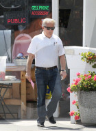 EXKLUSIV - Martin Sheen in Malibu unterwegs