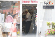 EXKLUSIV - Martin Sheen in Malibu unterwegs