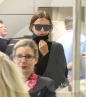 EXKLUSIV - Bradley Cooper und Irina Shayk halten Händchen am Flughafen 