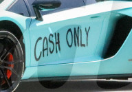 PEOPLE - Justin Biebers Lamborghini wurde Opfer eine Sprayattacke