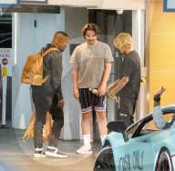 PEOPLE - Justin Bieber trifft auf Jamie Foxx in der Parkgarage