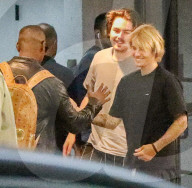 PEOPLE - Justin Bieber trifft auf Jamie Foxx in der Parkgarage