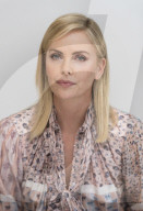 PORTRAIT - Charlize Theron