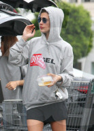 EXKLUSIV - Inkognito:  Elisabetta Canalis in Sweats unterwegs