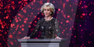PEOPLE - UNICEF Ball in Beverly Hills: Die Show