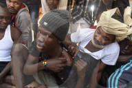 REPORTAGE - Sudanesische Flüchtlinge in Lybien unterwegs in den Niger 