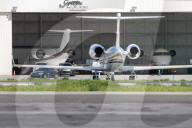 PEOPLE - Die Kardashians landen in Van Nuys nach ihrem Besuch von Khloe und Baby True Thompson in Cleveland