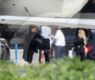 PEOPLE - Die Kardashians landen in Van Nuys nach ihrem Besuch von Khloe und Baby True Thompson in Cleveland