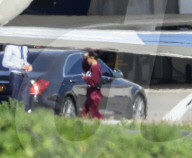 PEOPLE - Die Kardashians landen in Van Nuys nach ihrem Besuch von Khloe und Baby True Thompson in Cleveland