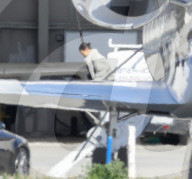 PEOPLE - Die Kardashians landen in Van Nuys nach ihrem Besuch von Khloe und Baby True Thompson in Cleveland