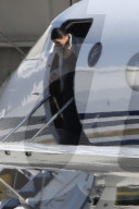 PEOPLE - Die Kardashians landen in Van Nuys nach ihrem Besuch von Khloe und Baby True Thompson in Cleveland