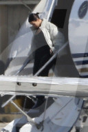 PEOPLE - Die Kardashians landen in Van Nuys nach ihrem Besuch von Khloe und Baby True Thompson in Cleveland