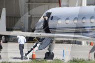 PEOPLE - Die Kardashians landen in Van Nuys nach ihrem Besuch von Khloe und Baby True Thompson in Cleveland