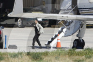PEOPLE - Die Kardashians landen in Van Nuys nach ihrem Besuch von Khloe und Baby True Thompson in Cleveland