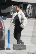 PEOPLE - Die Kardashians landen in Van Nuys nach ihrem Besuch von Khloe und Baby True Thompson in Cleveland