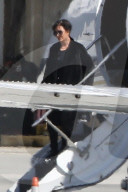 PEOPLE - Die Kardashians landen in Van Nuys nach ihrem Besuch von Khloe und Baby True Thompson in Cleveland