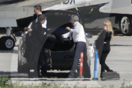 PEOPLE - Die Kardashians landen in Van Nuys nach ihrem Besuch von Khloe und Baby True Thompson in Cleveland