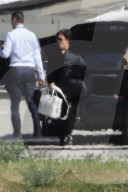 PEOPLE - Die Kardashians landen in Van Nuys nach ihrem Besuch von Khloe und Baby True Thompson in Cleveland