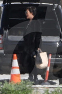 PEOPLE - Die Kardashians landen in Van Nuys nach ihrem Besuch von Khloe und Baby True Thompson in Cleveland