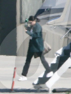PEOPLE - Die Kardashians landen in Van Nuys nach ihrem Besuch von Khloe und Baby True Thompson in Cleveland