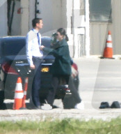 PEOPLE - Die Kardashians landen in Van Nuys nach ihrem Besuch von Khloe und Baby True Thompson in Cleveland