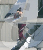 PEOPLE - Die Kardashians landen in Van Nuys nach ihrem Besuch von Khloe und Baby True Thompson in Cleveland