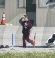 PEOPLE - Die Kardashians landen in Van Nuys nach ihrem Besuch von Khloe und Baby True Thompson in Cleveland