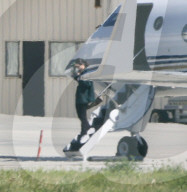 PEOPLE - Die Kardashians landen in Van Nuys nach ihrem Besuch von Khloe und Baby True Thompson in Cleveland