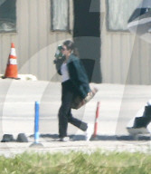 PEOPLE - Die Kardashians landen in Van Nuys nach ihrem Besuch von Khloe und Baby True Thompson in Cleveland