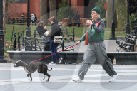 PEOPLE - Sienna Miller und Tom Sturridge mit Marlowe in New York unterwegs