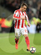 PEOPLE - Drohender Abstieg: Xherdan Shaqiri ist bei Stoke City frustriert