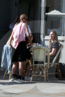EXKLUSIV - Adwoa Aboah hat heiss in London