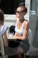 EXKLUSIV - Adwoa Aboah hat heiss in London