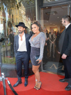 PEOPLE - Promis bei Mr.Brainwash's 'Keep Smiling' in London