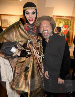 PEOPLE - Promis bei Mr.Brainwash's 'Keep Smiling' in London