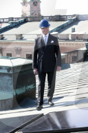 PEOPLE - Ökologischer Bauherr: König Carl XVI Gustaf von Schweden bei der Installation von einer Solaranlage auf dem Palast in Stockholm