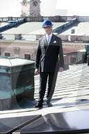 PEOPLE - Ökologischer Bauherr: König Carl XVI Gustaf von Schweden bei der Installation von einer Solaranlage auf dem Palast in Stockholm