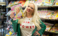 PEOPLE - Daniela Katzenberger stellt die zweite Ausgabe ihrs Magazins 'Daniela' in einem Kölner Kiosk vor