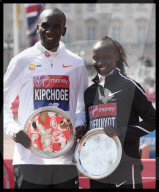 PEOPLE - Prinz Harry als Zuschauer am London Marathon