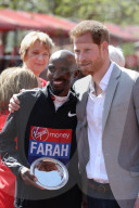 PEOPLE - Prinz Harry als Zuschauer am London Marathon