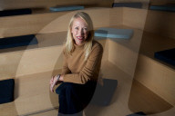 PORTRAIT - Julia Hartz