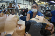 REPORTAGE - In Mexiko enstehen Fussball WM Masken