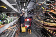 PORTRAIT - James Bromley im Untergrund Bunker von London