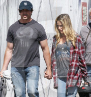 EXKLUSIV - Denise Richards glücklich mit neuem Freund Aaron Phypers 