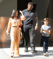 PEOPLE - Kourtney Kardashian mit Mason in Calabasas unterwegs