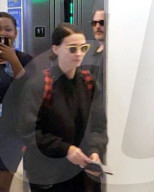 EXKLUSIV - Joaquin Phoenix mit Rooney Mara am Flughafen von LA